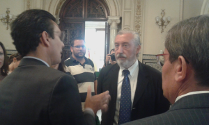 FRancisco Cuenca intentó convencer al Subsecretario de Estado para que a la reunión accedieran también los agentes sociales./Chana Press.