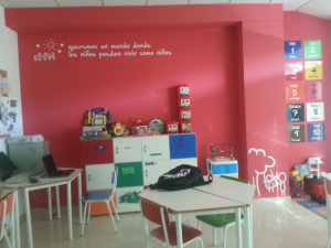 Una de las aulas de actividades para los niños./María José Mateos.