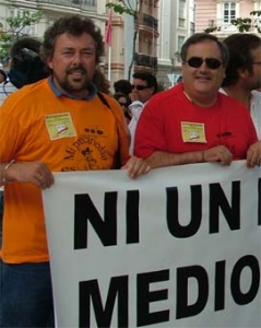 Francisco Burgos, izquierda, y Guillermo Polo en la manifestación de Cádiz representando al SPA