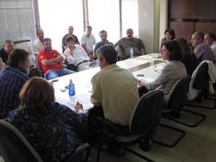 Primera reunión del Comité Intercentros de Efe después de los 22 despidos / foto Antonio Peiró